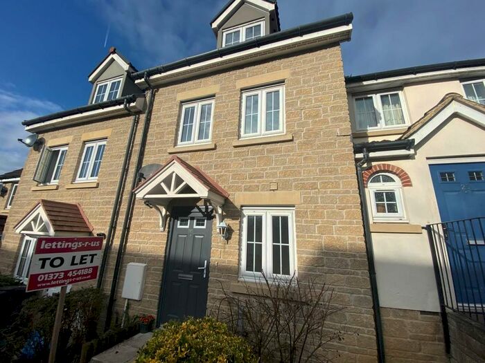 4 Bedroom Property To Rent In Hillside Drive, Frome, Somerset, BA11