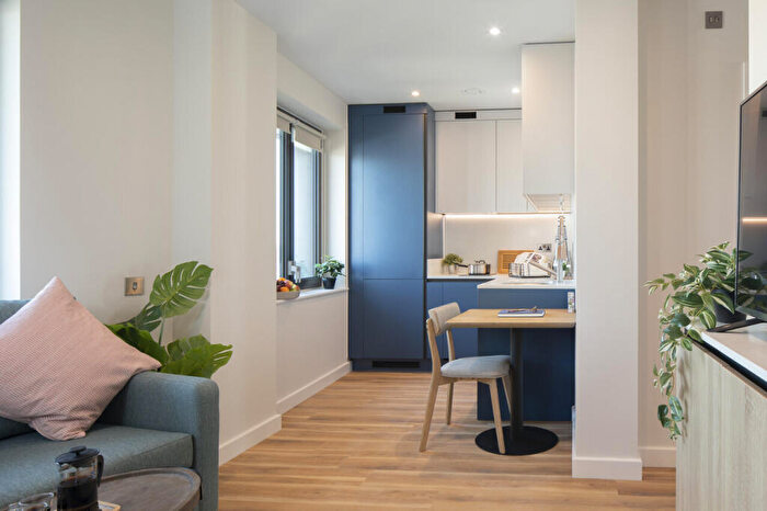 Flat To Rent In Enclave Croydon, CR0