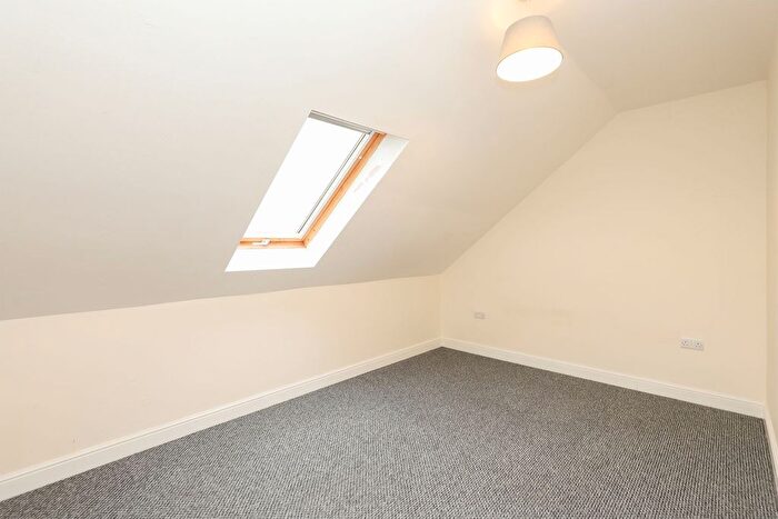 2 Bedroom Detached House For Sale In Wessex Close, Brimington, S43