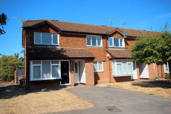 2 Bedroom Maisonette To Rent In Shackleton Way, Woodley, Reading, RG5