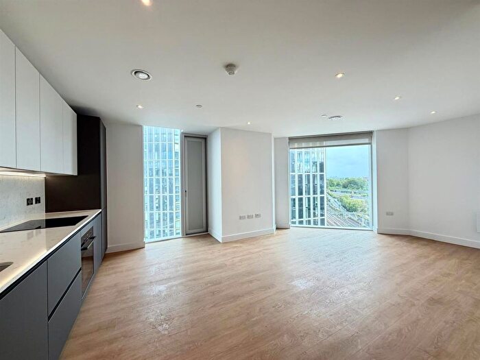 2 Bedroom Flat To Rent In Dantzic Street, Manchester, M4