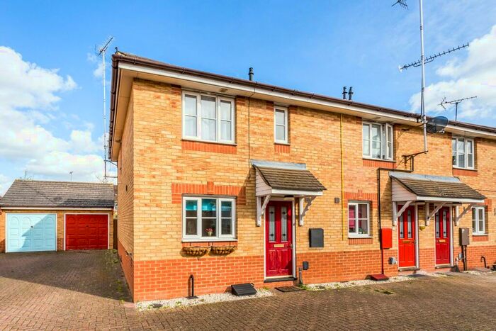 3 Bedroom End Of Terrace House To Rent In Fairmeads, Loughton, IG10