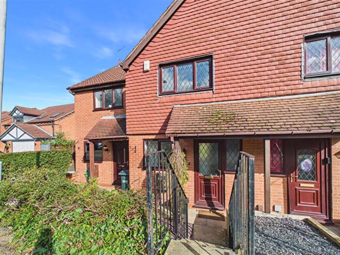 2 Bedroom Town House To Rent In Hillcrest View, Carlton, Nottingham, NG4