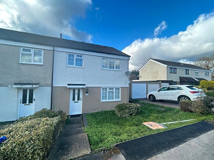 3 Bedroom Semi Detached House To Rent In Monksbury, Harlow, CM18