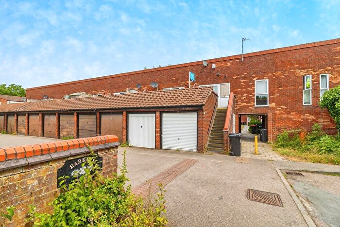 2 Bedroom Property To Rent In Barkers Croft, Milton Keynes, MK12