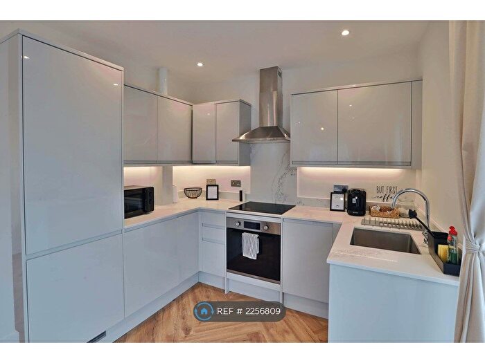 2 Bedroom Flat To Rent In Solomons Hill, Rickmansworth, WD3