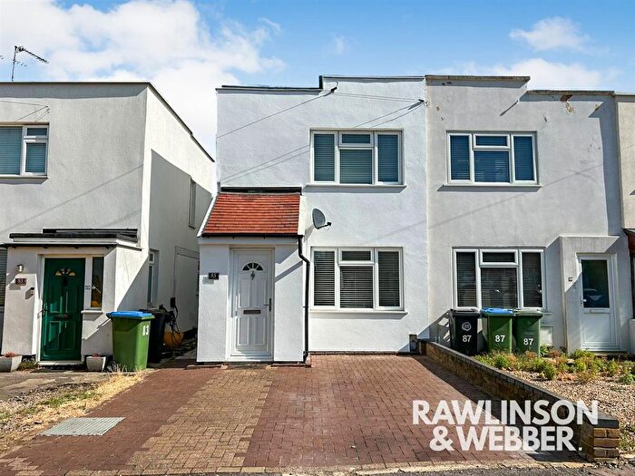 2 Bedroom End Of Terrace House For Sale In First Avenue, West Molesey, KT8