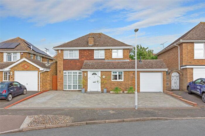 4 Bedroom Detached House For Sale In Doubleday Drive, Bapchild, Sittingbourne, Kent, ME9