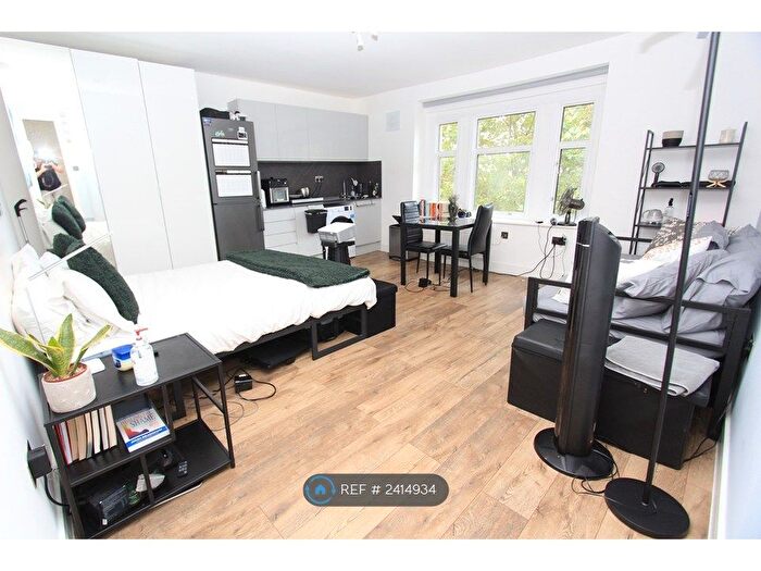 Studio To Rent In Junction Road, London, N19