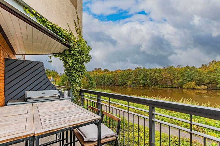 2 Bedroom Flat For Sale In Grangemoor Court, Cardiff Bay, Cardiff, CF11