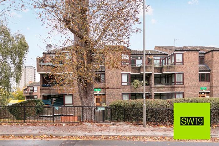 2 Bedroom Flat For Sale In Augustus Road, London, SW19