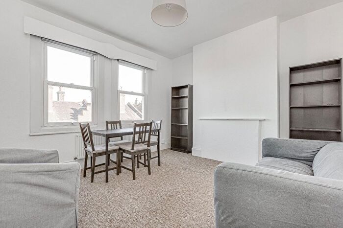 2 Bedroom Flat To Rent In Theatre Street, The Shaftesbury Estate, SW11