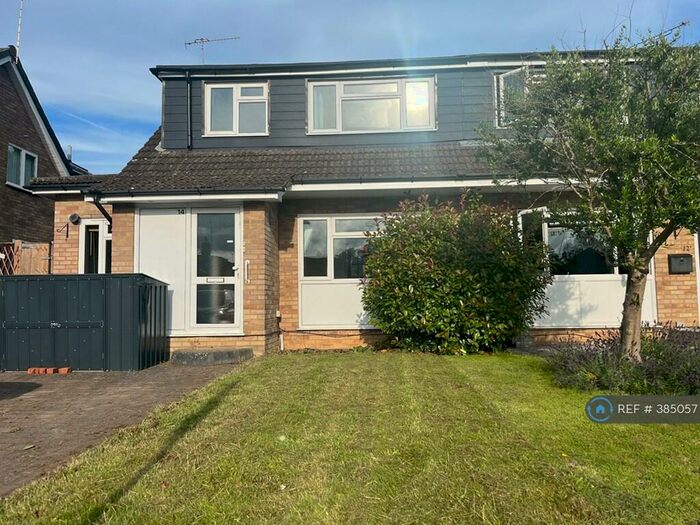 5 Bedroom Semi-Detached House To Rent In Broomfield Close, Guildford, GU3