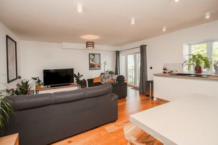 2 Bedroom Apartment To Rent In Florence Road, Brighton, BN1