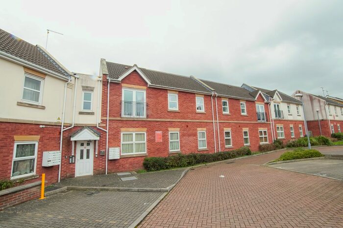 2 Bedroom Flat To Rent In Saddlers Court, Kennington Avenue, Kingswood BS15