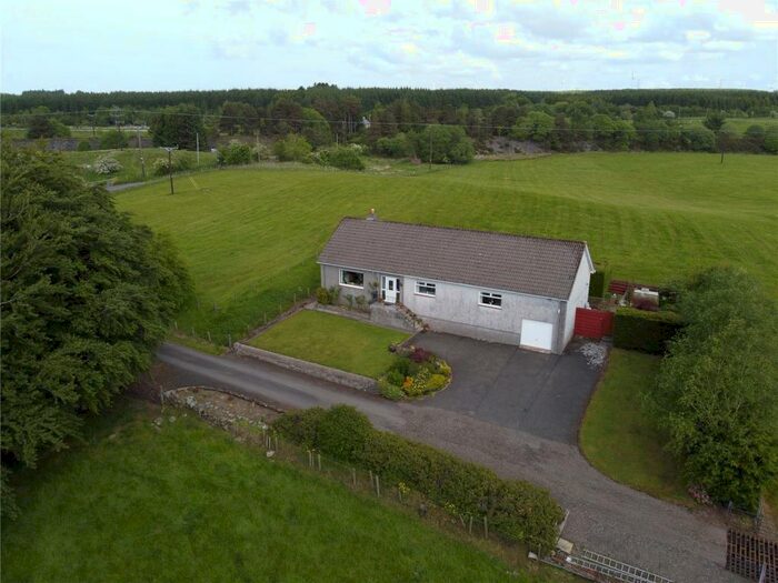 3 Bedroom Detached House For Sale In Daviesdyke Road, Newmains, Lanarkshire, ML2