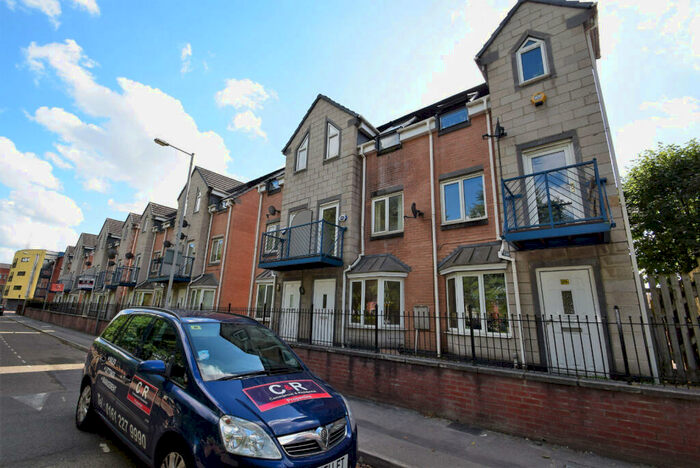 4 Bedroom Town House To Rent In Dearden Street, Hulme, Manchester, M15