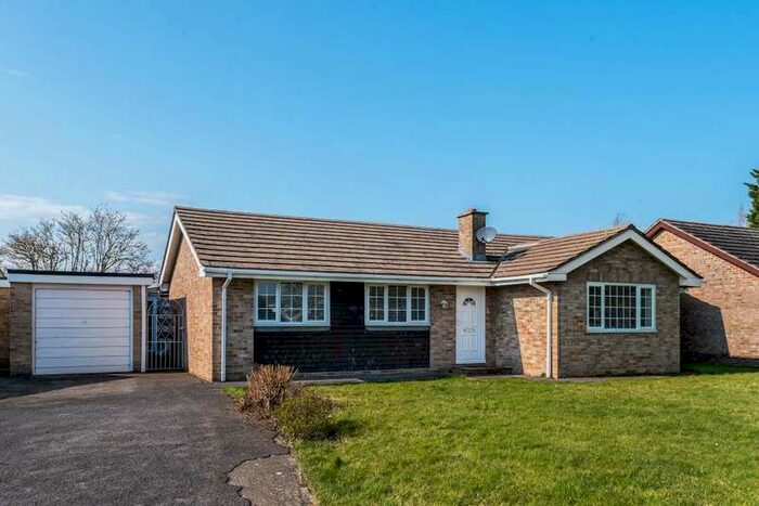 4 Bedroom Detached Bungalow To Rent In Begbroke, Oxfordshire, OX5