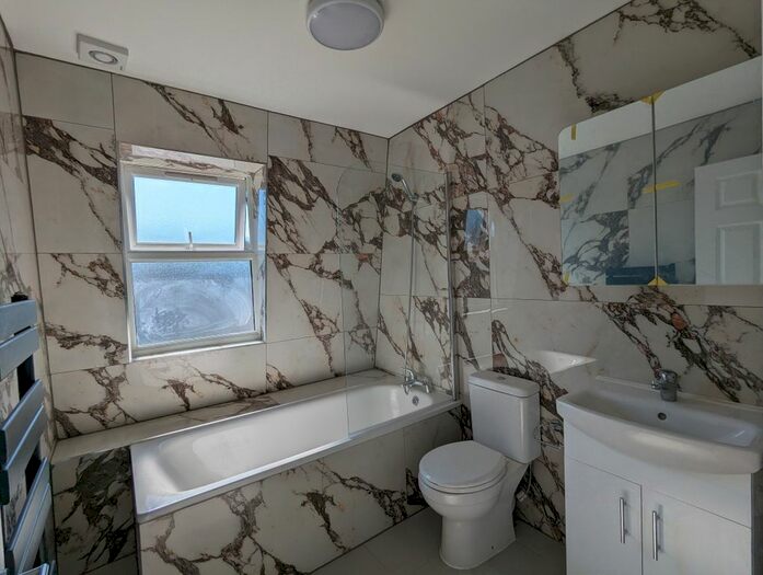 2 Bedroom Flat To Rent In Crescent Road, London, N22