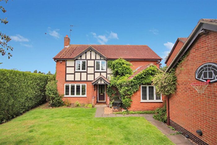 4 Bedroom Detached House For Sale In , Tintagel Close, Rushden, NN10