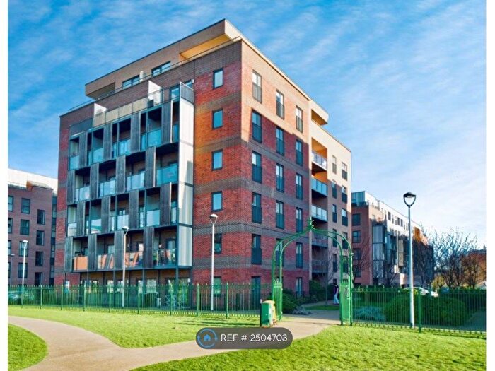 2 Bedroom Flat To Rent In Pulse Court, Romford, RM7