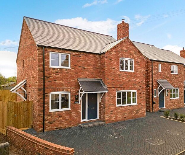 4 Bedroom Detached House For Sale In Kineton, CV35