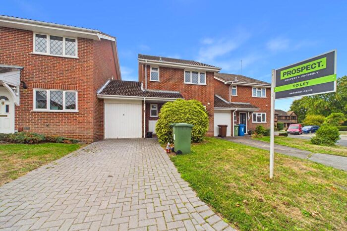 3 Bedroom Link Detached House To Rent In Clayhill Close, Bracknell, Berkshire, RG12
