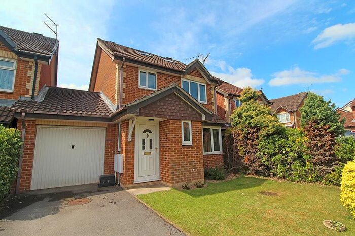 4 Bedroom Link Detached House To Rent In Hookstone Grange Way, Harrogate, HG2