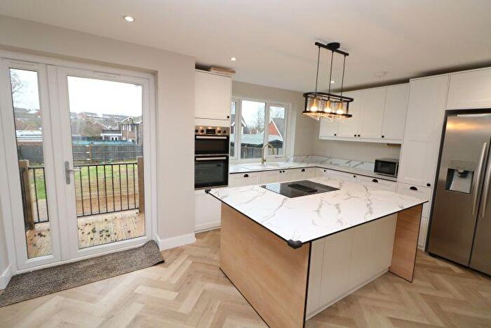 3 Bedroom Bungalow To Rent In London Road, Sittingbourne, ME10