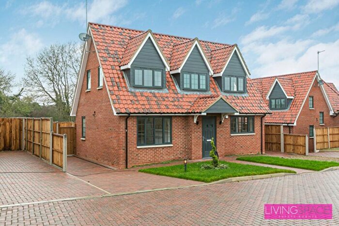 3 Bedroom Detached House For Sale In Barley Close, St Albans, AL4