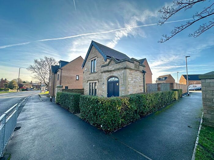 4 Bedroom Detached House To Rent In York Road, Leeds, LS14