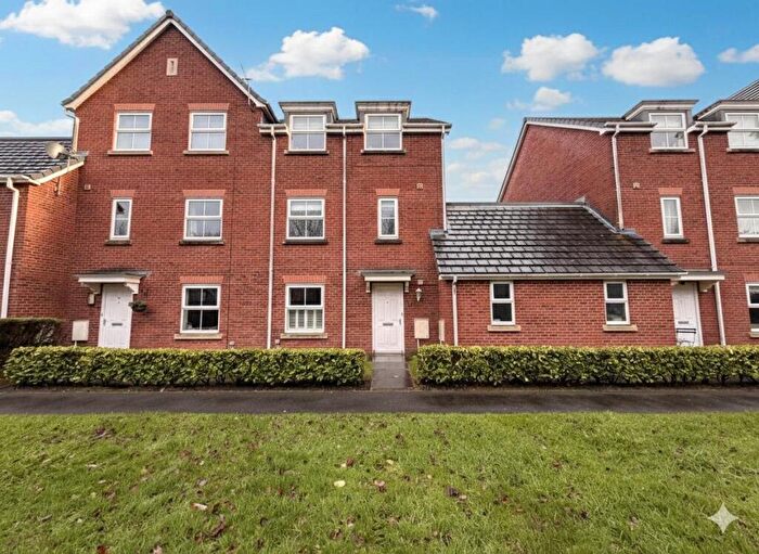 5 Bedroom Terraced House For Sale In Marchwood Close, Blackrod, Bolton, Greater Manchester, BL6