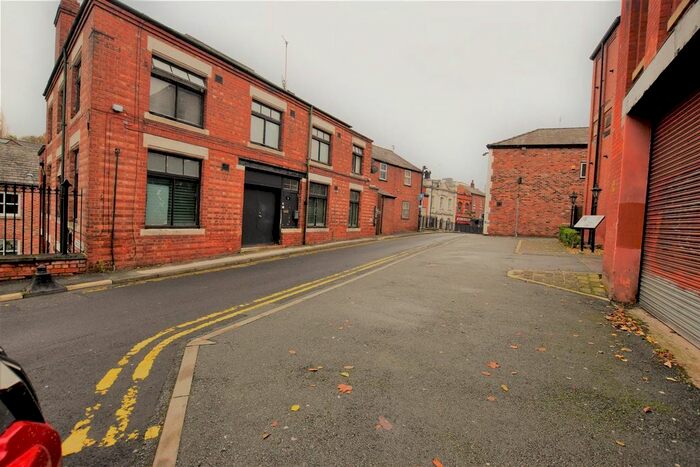 1 Bedroom Flat To Rent In High Street, Stockport SK1