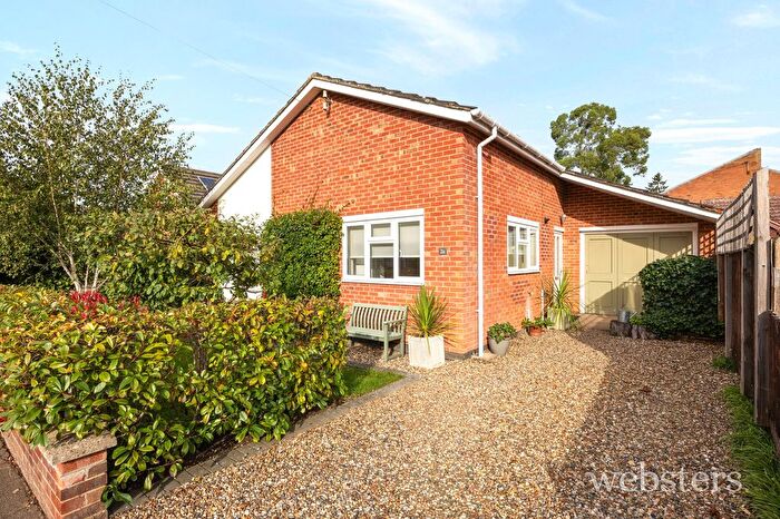 3 Bedroom Detached Bungalow For Sale In Upton Close, Norwich, NR4