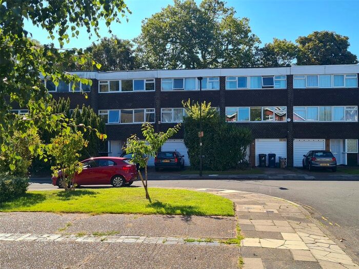 4 Bedroom Terraced House To Rent In Heronsforde, Ealing, London, W13