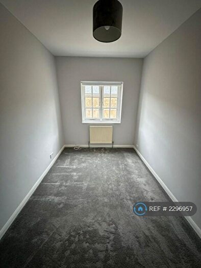 1 Bedroom Flat To Rent In High Street, Berkhamsted, HP4