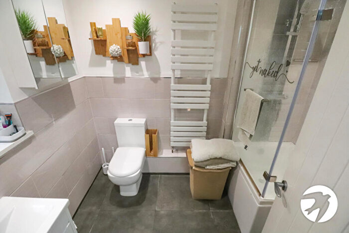 3 Bedroom Terraced House For Sale In Friday Road, Erith, DA8