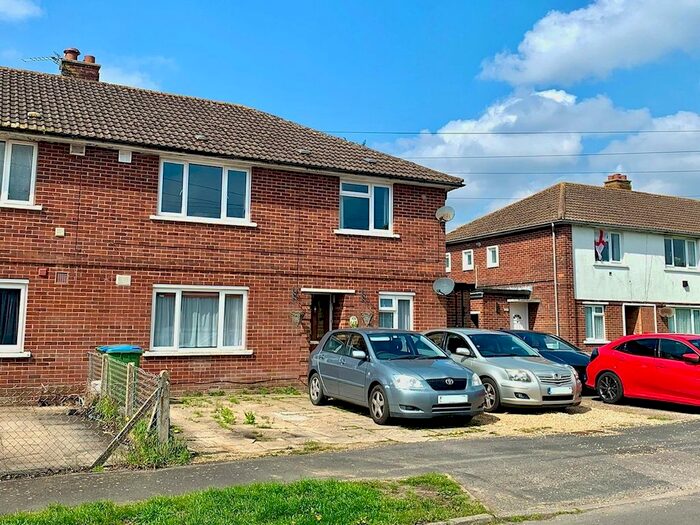 2 Bedroom Flat To Rent In Hillson Drive, Fareham, PO15