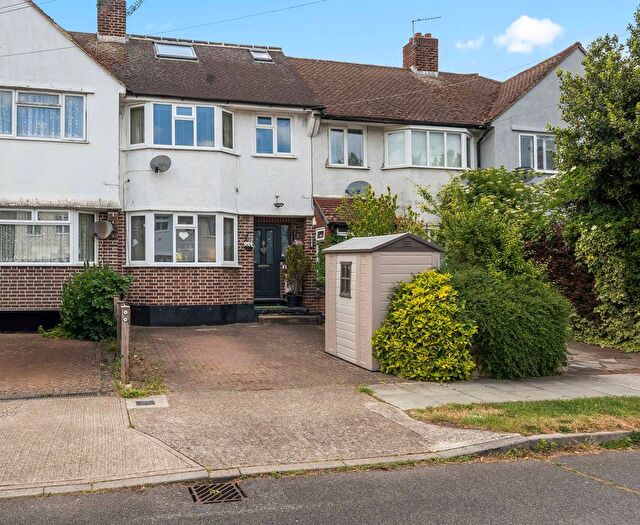 4 Bedroom Terraced House For Sale In Caverleigh Way, Worcester Park, KT4