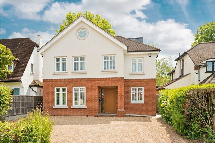 4 Bedroom Detached House For Sale In Red Lane, Claygate, Esher, Surrey, KT10