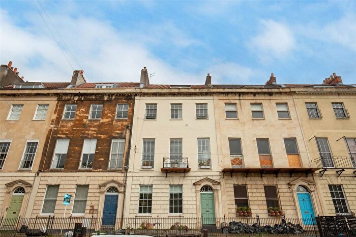 2 Bedroom Flat For Sale In Hotwell Road, Hotwells, Bristol, BS8