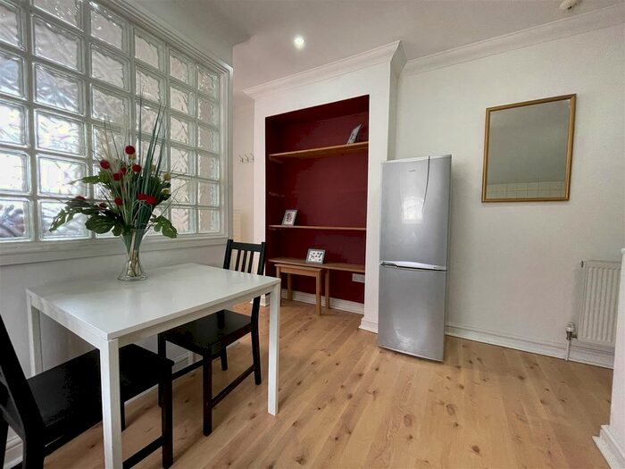 1 Bedroom Flat To Rent In Ninian Road, Roath, Cardiff, CF23