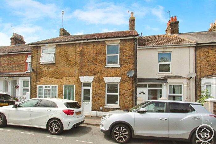 3 Bedroom Terraced House For Sale In Ufton Lane, Sittingbourne, ME10