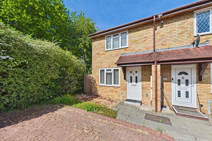 2 Bedroom End Of Terrace House For Sale In Calleva Close, Basingstoke, RG22