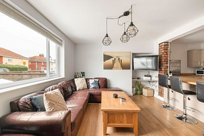 3 Bedroom Semi Detached House For Sale In Cheddar Grove, Bedminster Down, BS13