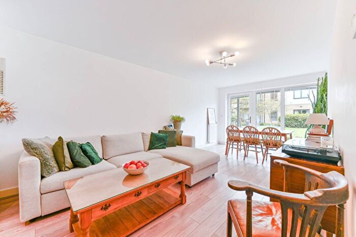 1 Bedroom Flat For Sale In Watson Place, South Norwood, London, SE25