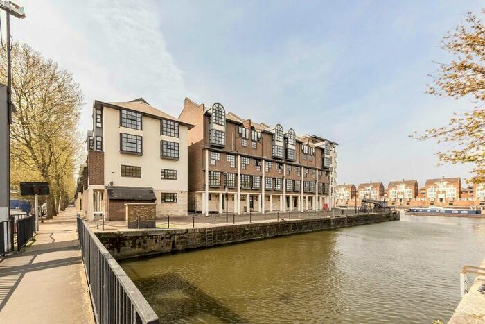 4 Bedroom Flat To Rent In Rope Street, London, SE16