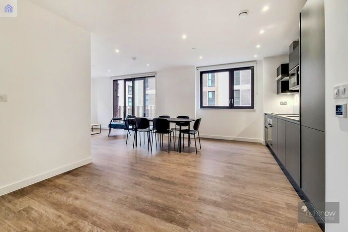 2 Bedroom Flat To Rent In Vanguard Way, London, E17