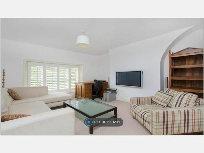 1 Bedroom Flat To Rent In Rosendale Road, London, SE21