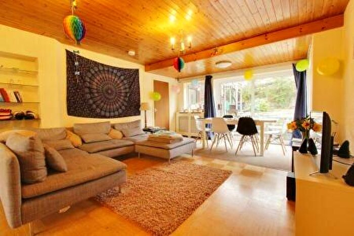 8 Bedroom House To Rent In Wearside Drive (L), DH1